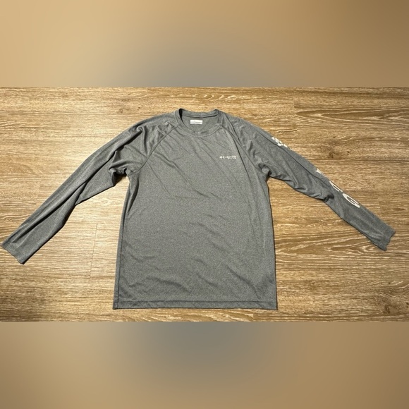 Columbia Other - Gray Columbia Performance Fishing Gear Long Sleeve Men's Size M Logo on Arm EUC